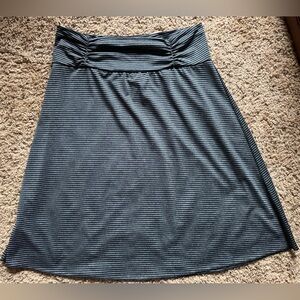 Tranquility Black & Gray Striped A-Line Stretch Skirt – Size Small